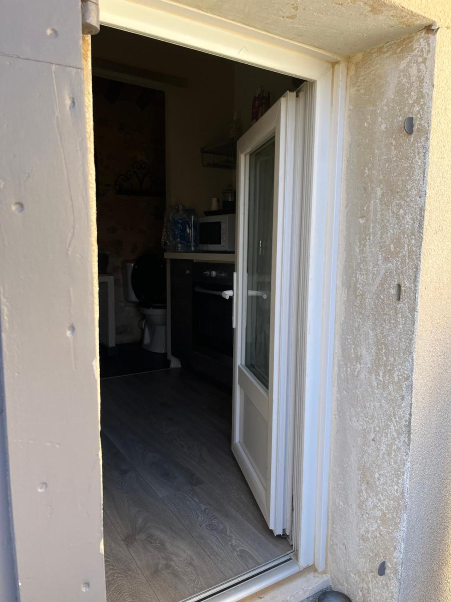 Petit Studio Le Pigeonnier A 5 Mn De Lourmarin Puyvert 외부 사진
