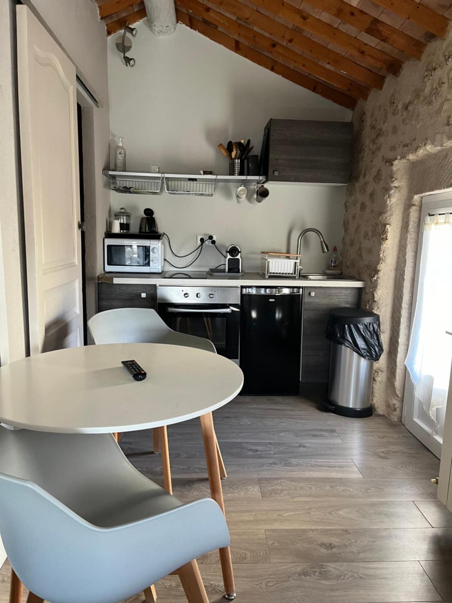 Petit Studio Le Pigeonnier A 5 Mn De Lourmarin Puyvert 외부 사진